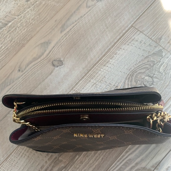 Nine West mini purse with shoulder strap - Picture 2 of 7